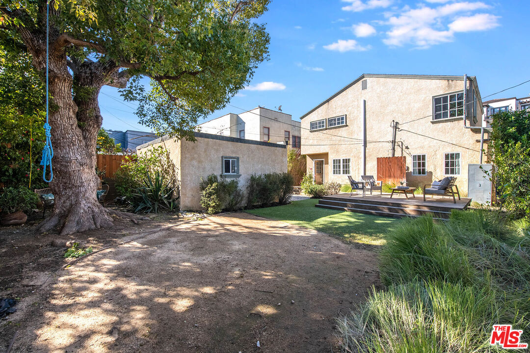 1342 S Orange Grove Ave