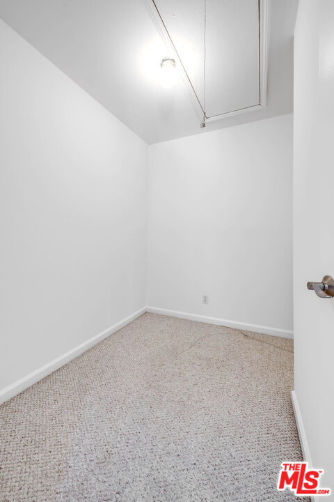 1342 S Orange Grove Ave