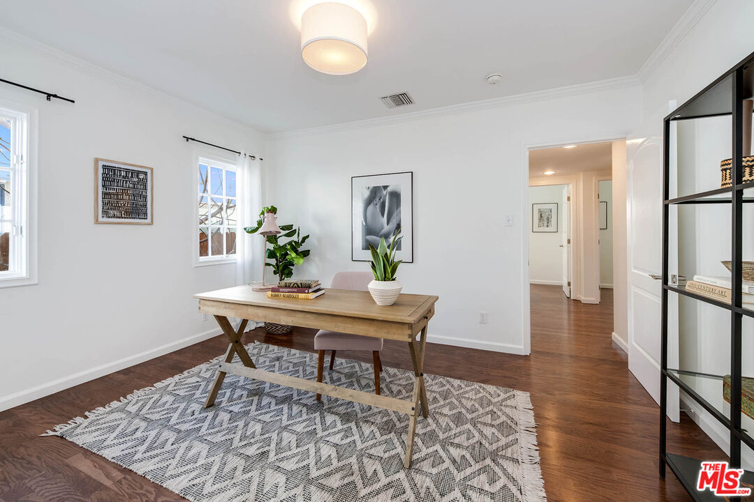 1342 S Orange Grove Ave