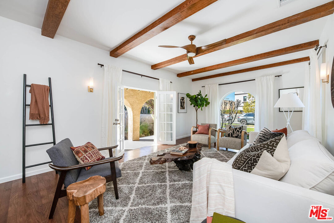 1342 S Orange Grove Ave