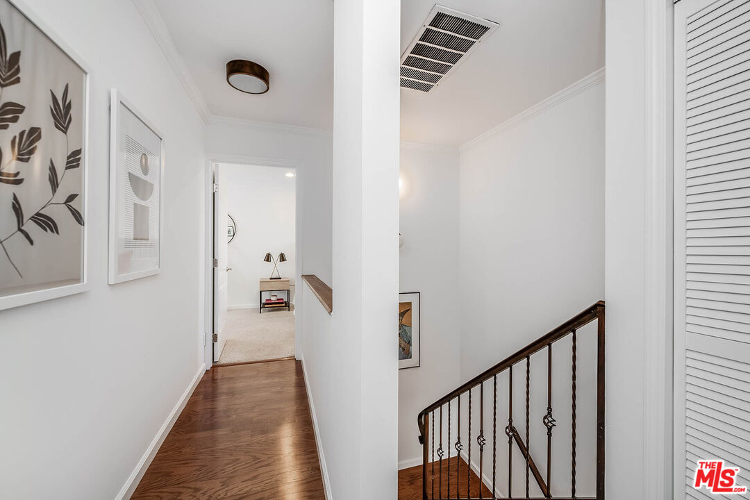 1342 S Orange Grove Ave