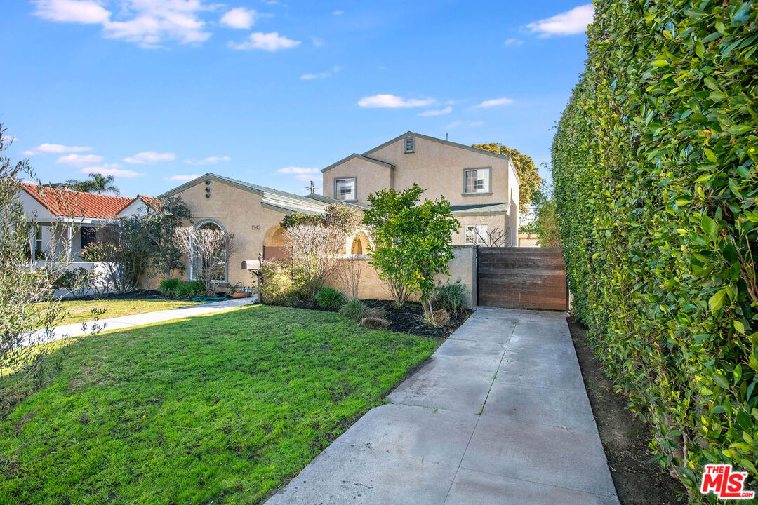 1342 S Orange Grove Ave