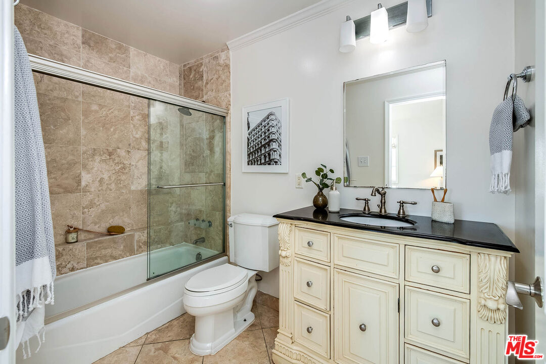 1342 S Orange Grove Ave