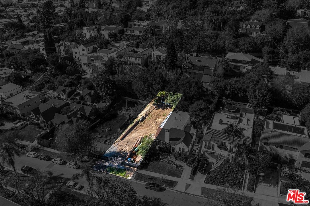 1991 N Alexandria Ave