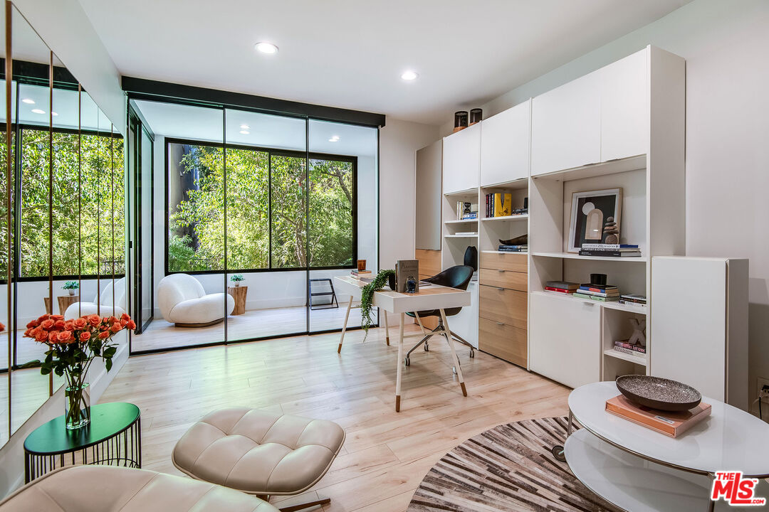 814 Amherst Ave Unit: 103