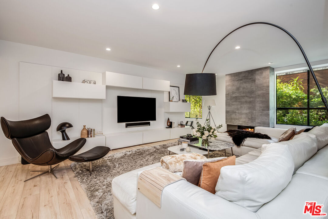 814 Amherst Ave Unit: 103