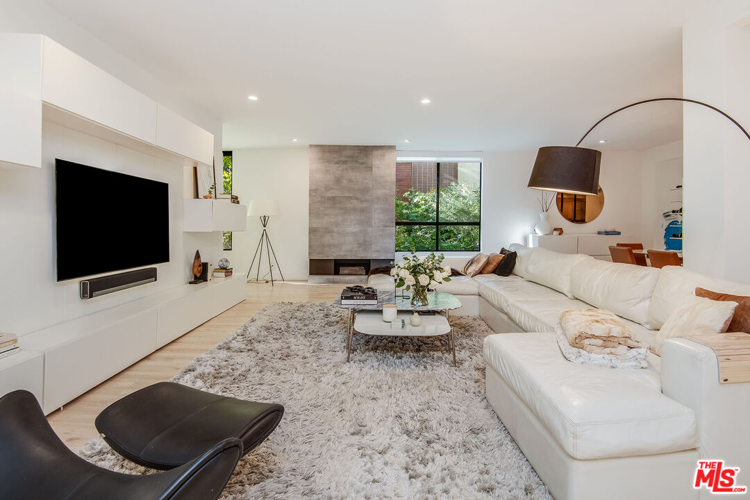 814 Amherst Ave Unit: 103