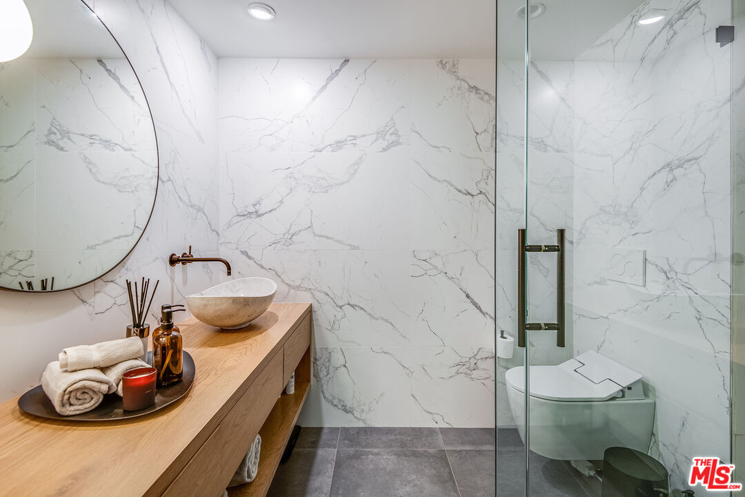 814 Amherst Ave Unit: 103