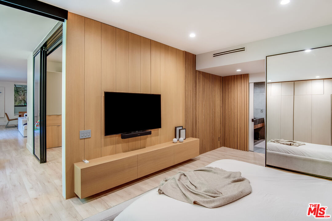 814 Amherst Ave Unit: 103