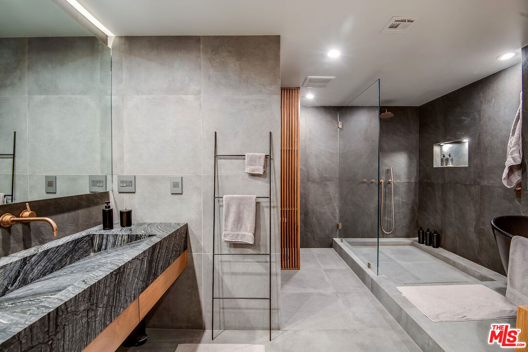 814 Amherst Ave Unit: 103