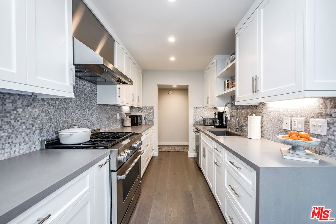 832 Euclid St Unit: 104