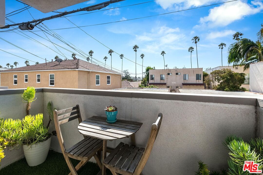 832 Euclid St Unit: 104