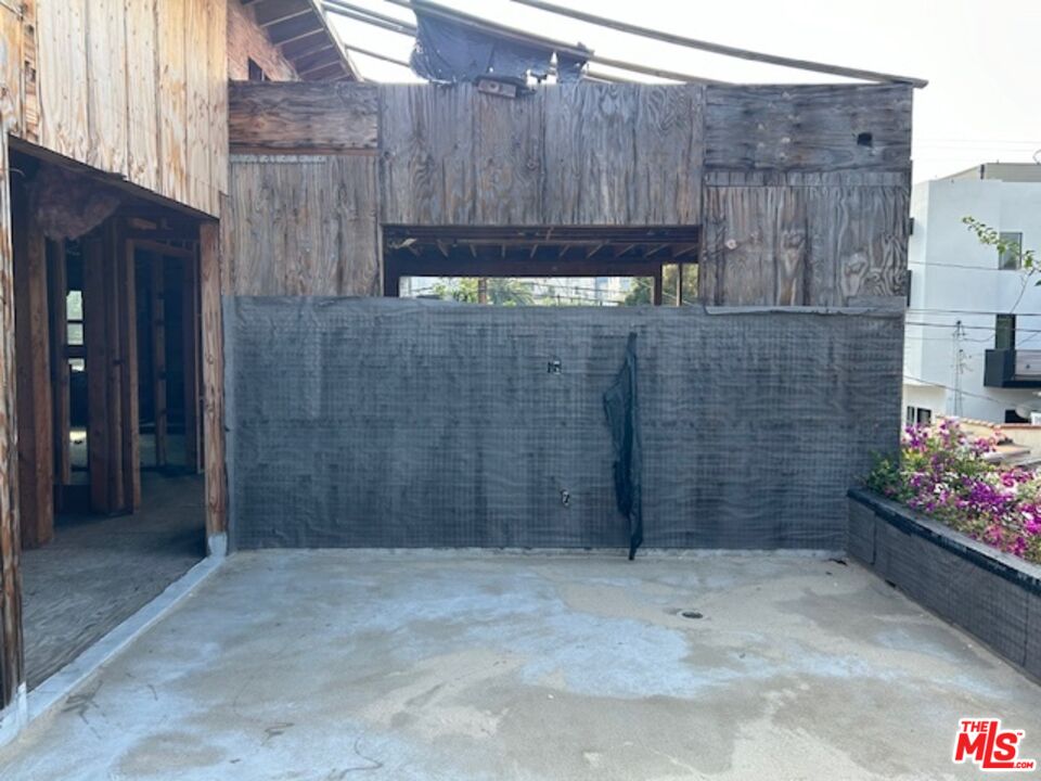 1130 N Poinsettia Pl