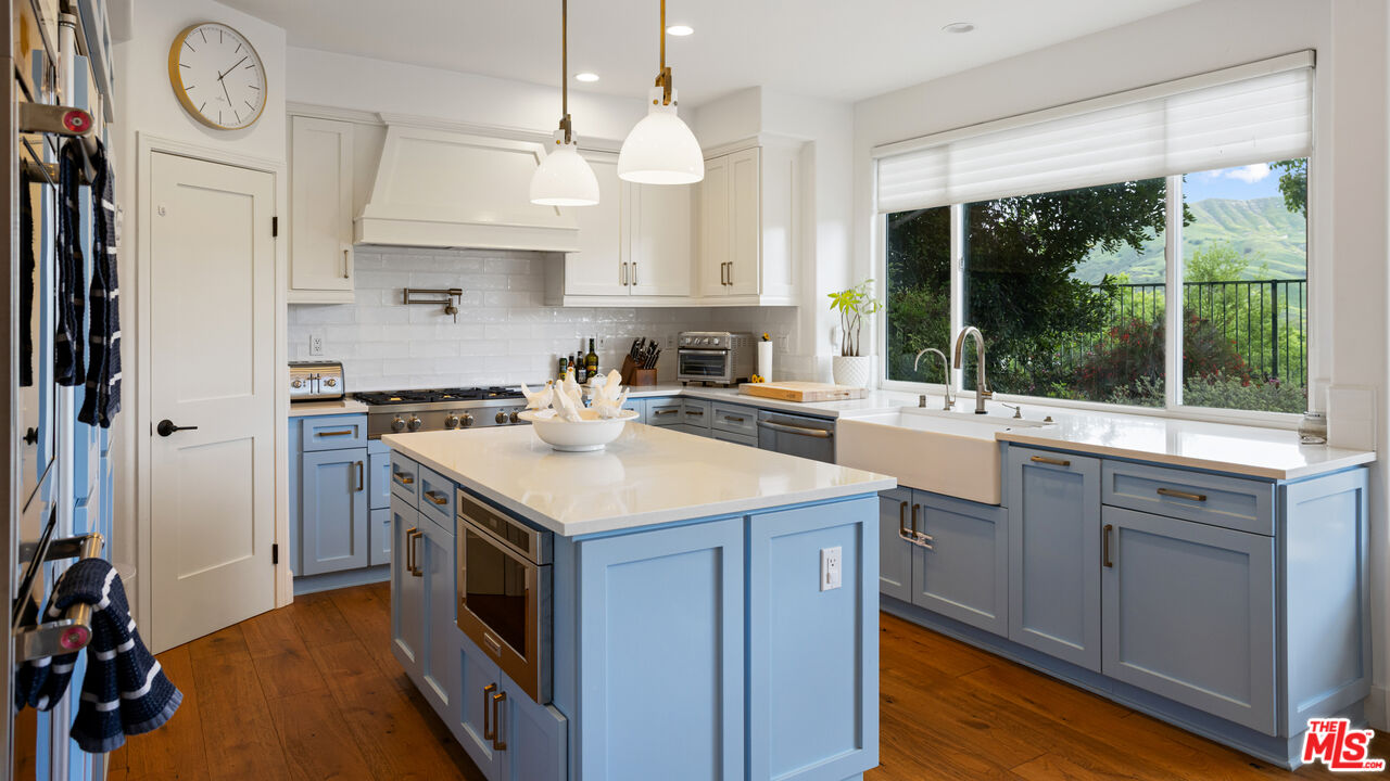 3910 Leighton Point Rd