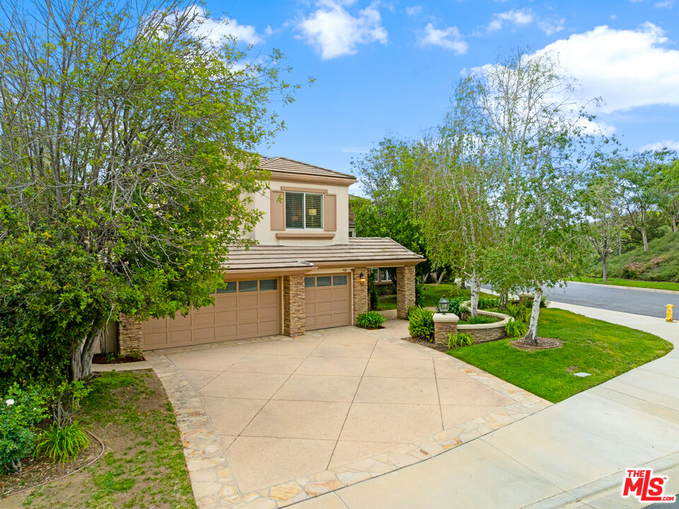 3910 Leighton Point Rd