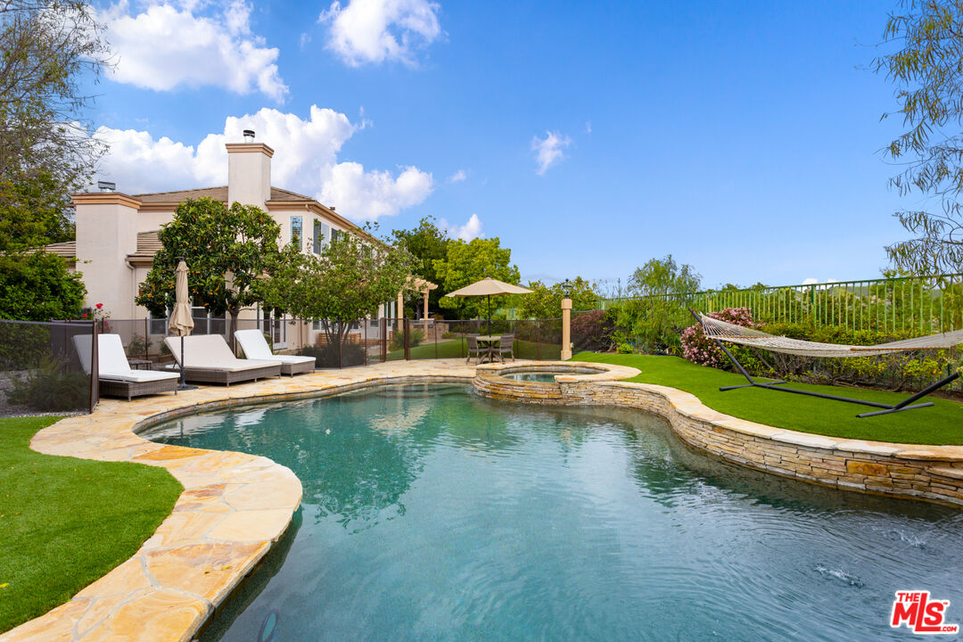 3910 Leighton Point Rd