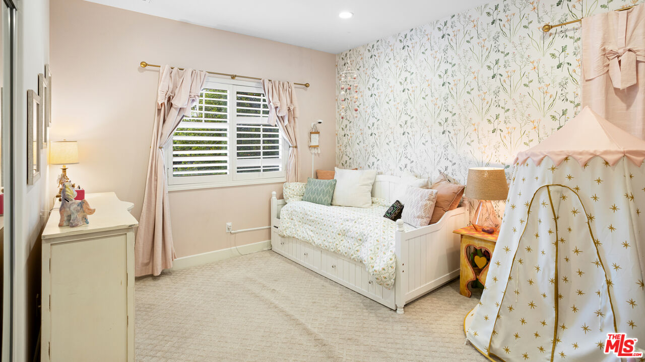 3910 Leighton Point Rd