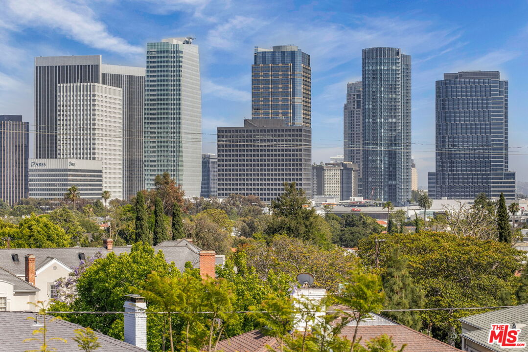 1260 S Beverly Glen Blvd Unit: 405