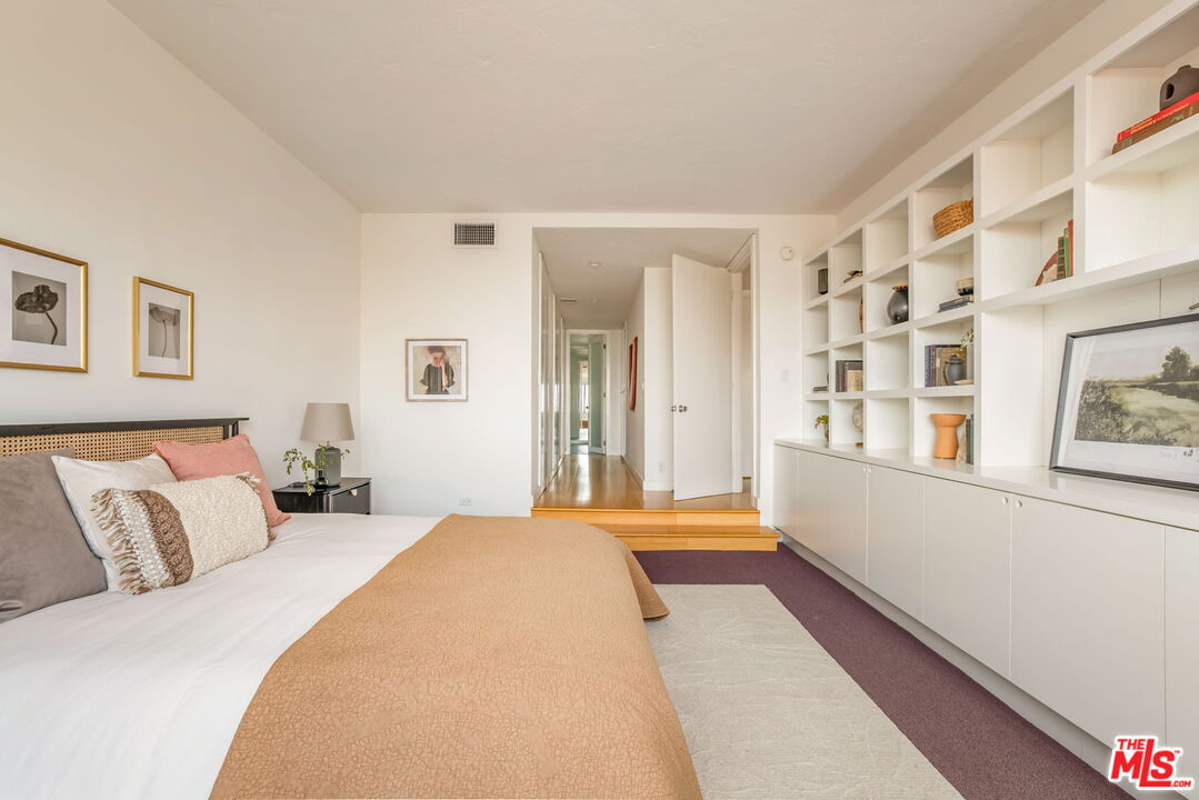 1260 S Beverly Glen Blvd Unit: 405