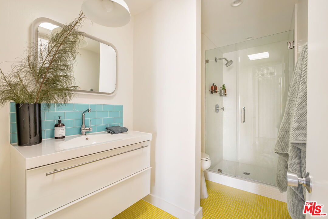 1260 S Beverly Glen Blvd Unit: 405
