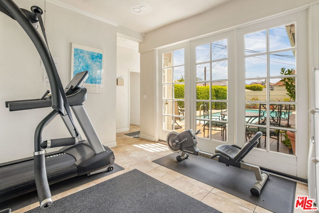 1260 S Beverly Glen Blvd Unit: 405