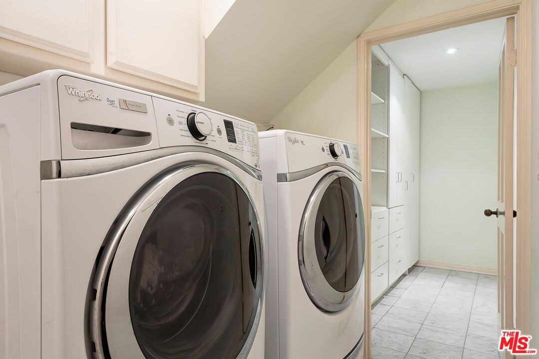 323 San Vicente Blvd Unit: 11
