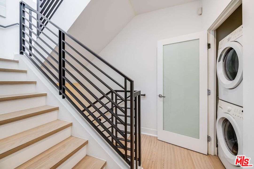 811 19th St Unit: 3