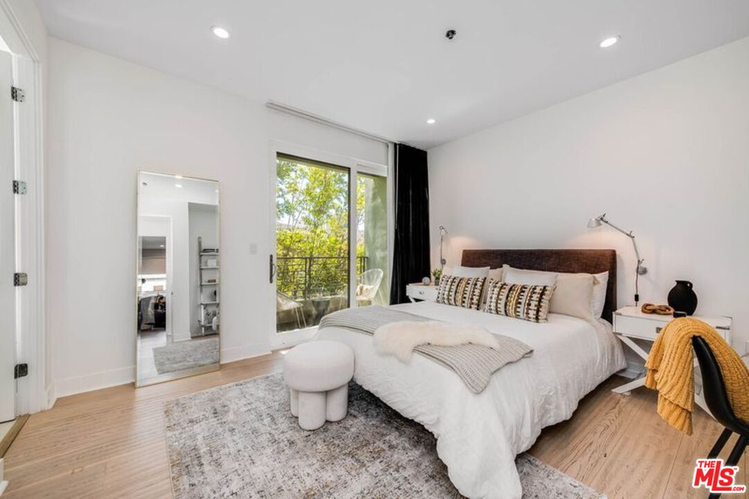 811 19th St Unit: 3