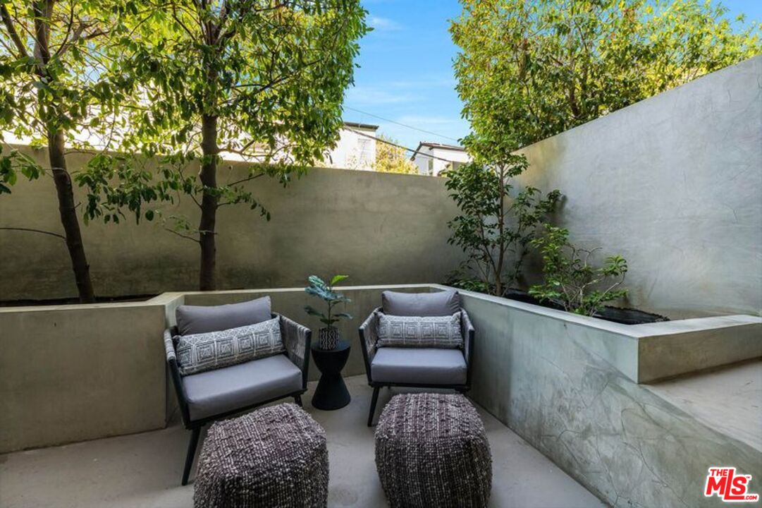 811 19th St Unit: 3