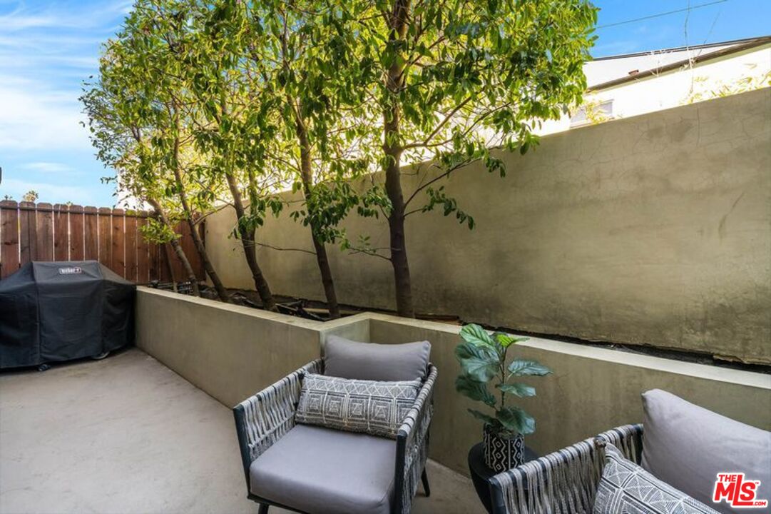 811 19th St Unit: 3