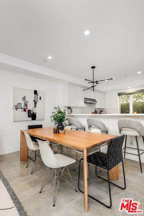 811 19th St Unit: 3