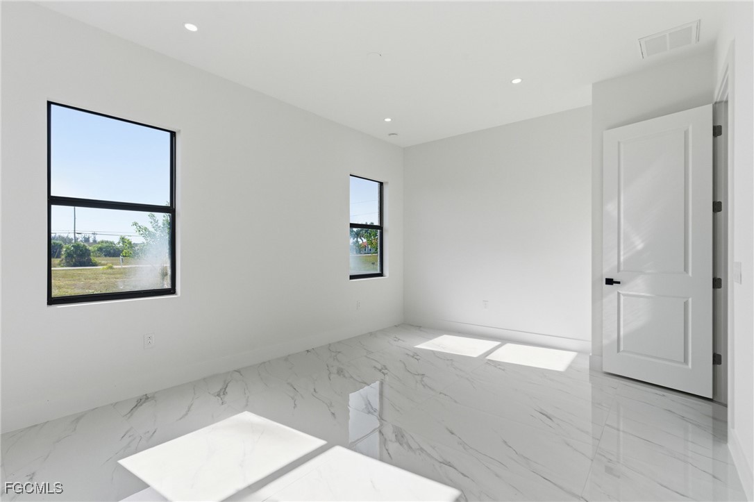 2626 NW 15th ST