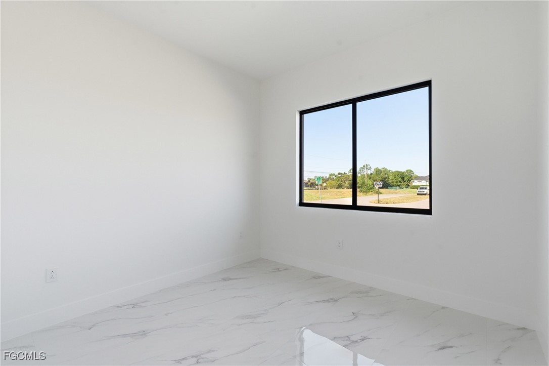2626 NW 15th ST