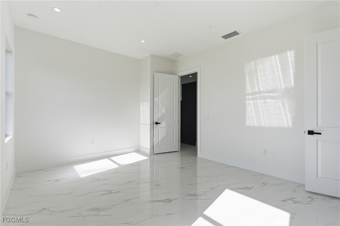 2626 NW 15th ST