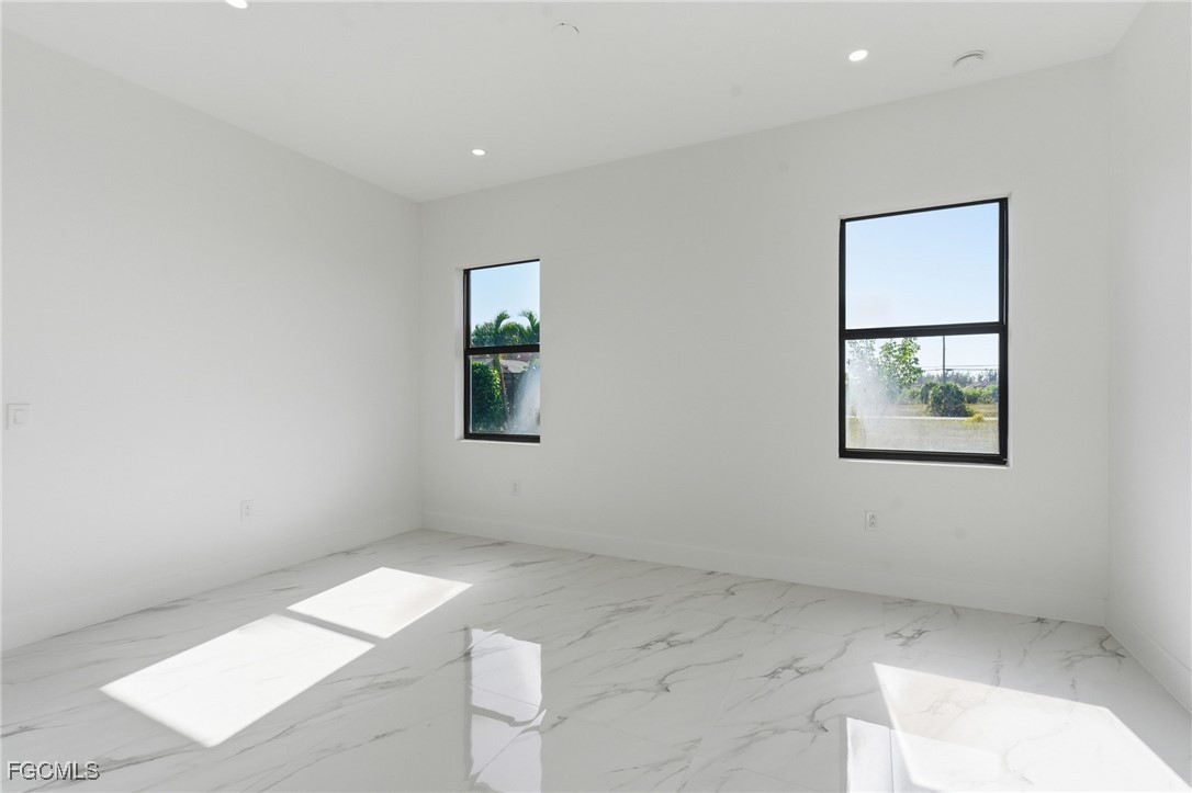 2626 NW 15th ST