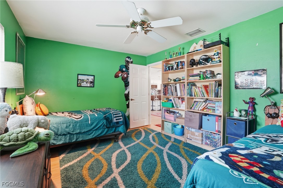 1225 SW 34th TER