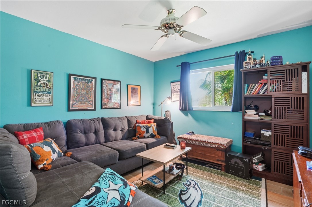 1225 SW 34th TER
