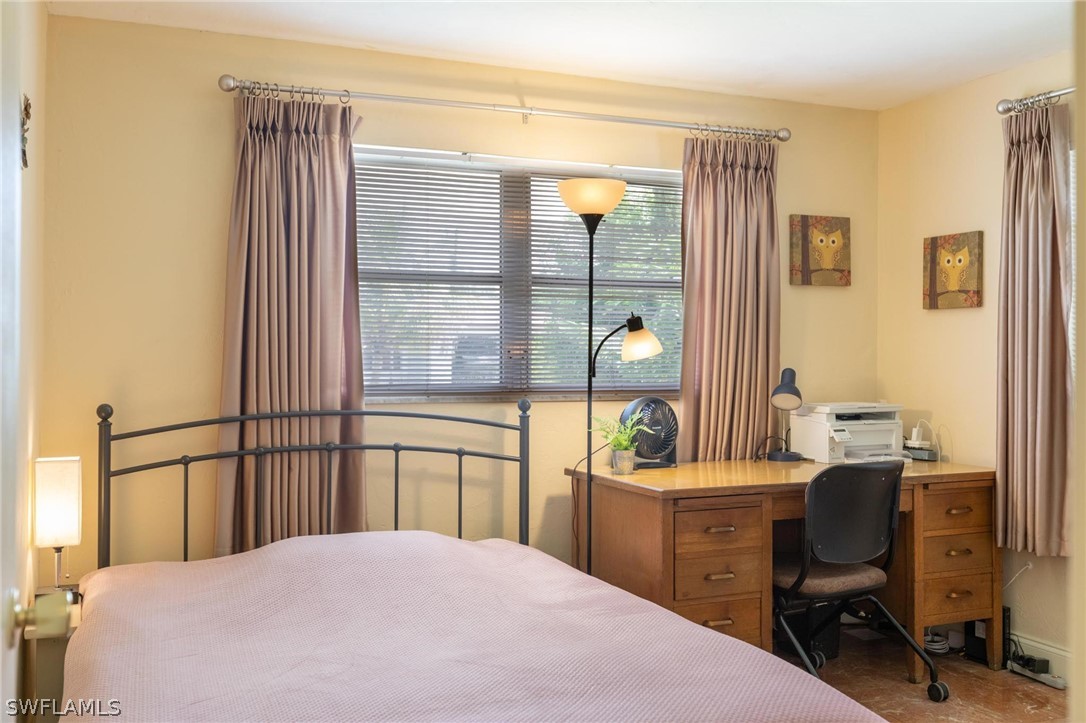 1806 NE Van Loon Terrace