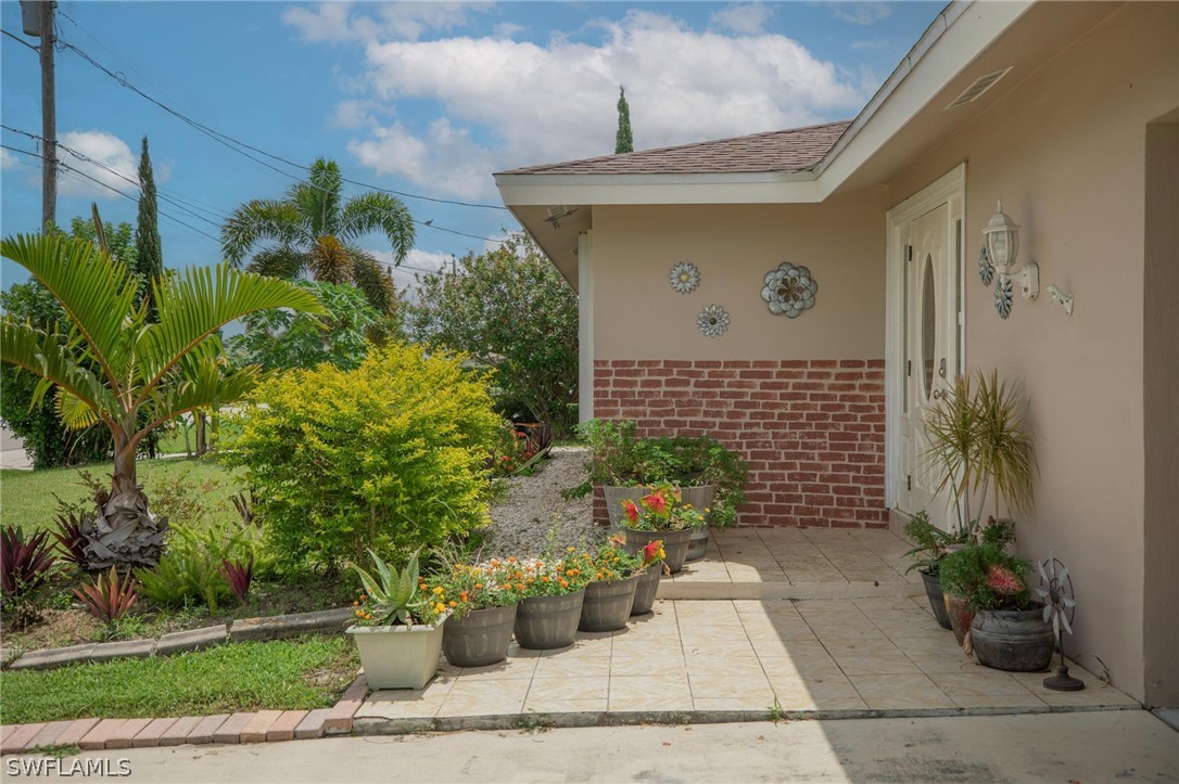 1806 NE Van Loon Terrace