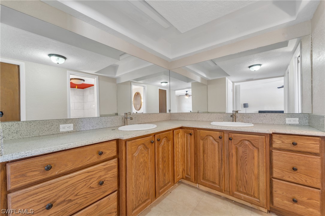 2911 SW 5th Place