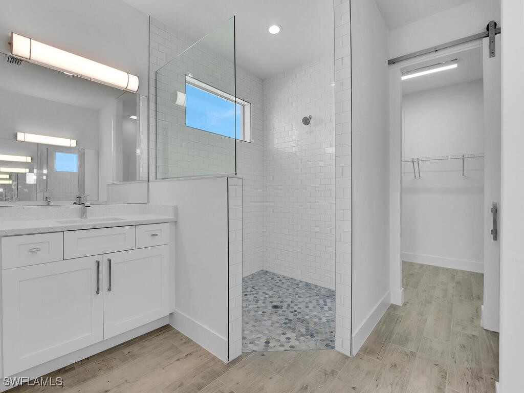 3818 NW 40th AVE