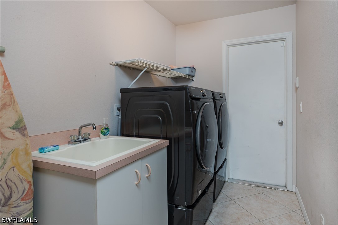 512 SE 33rd TER