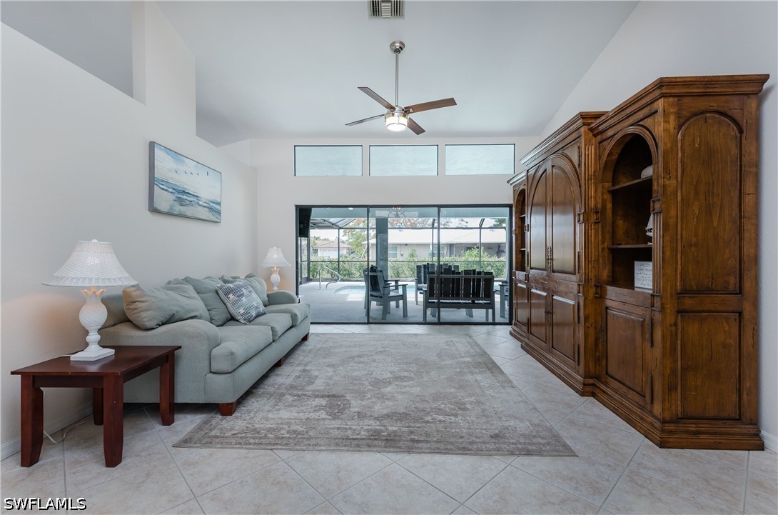 512 SE 33rd TER