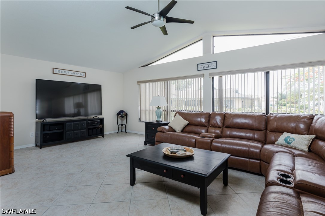 512 SE 33rd TER