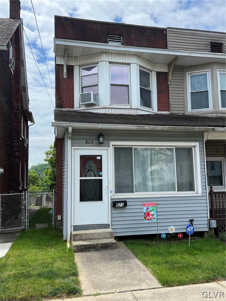 823 Spring Street