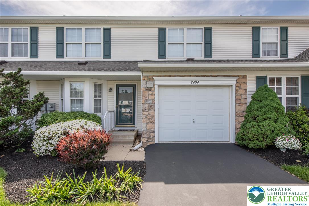 2404 Patriots Lane