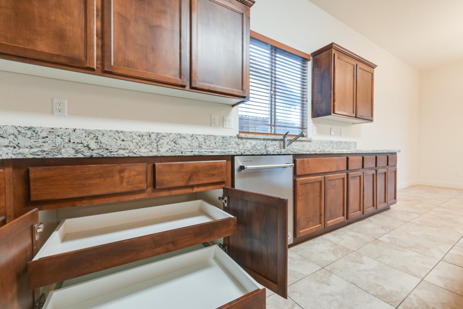 5531 Peach Tree Drive