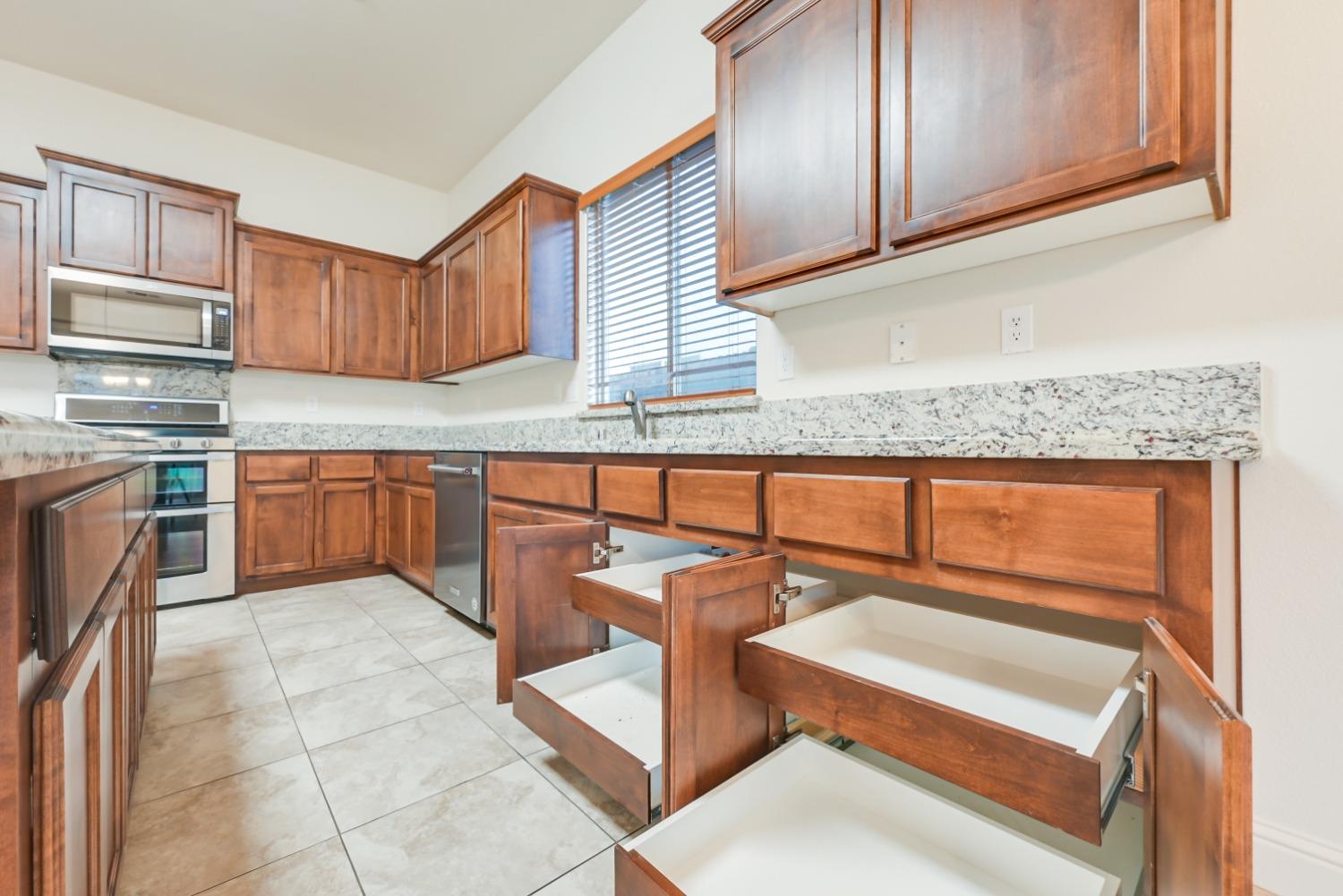 5531 Peach Tree Drive