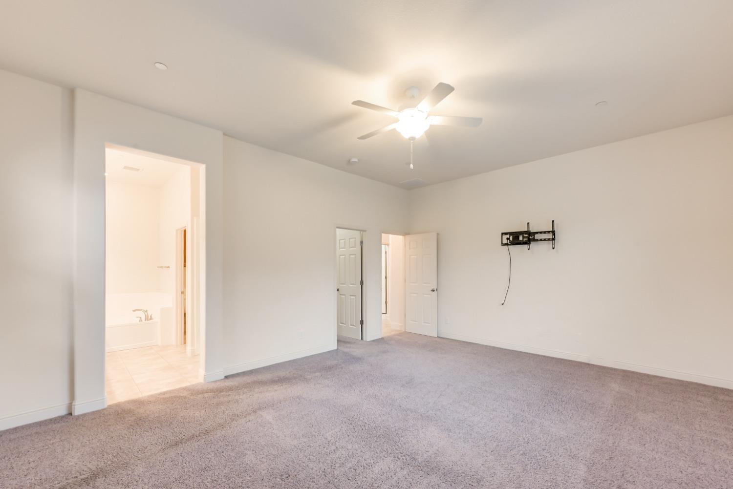 5531 Peach Tree Drive