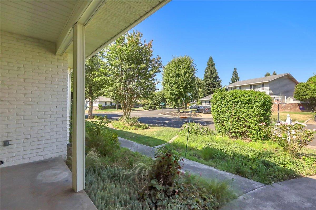 484 Camino Cortez